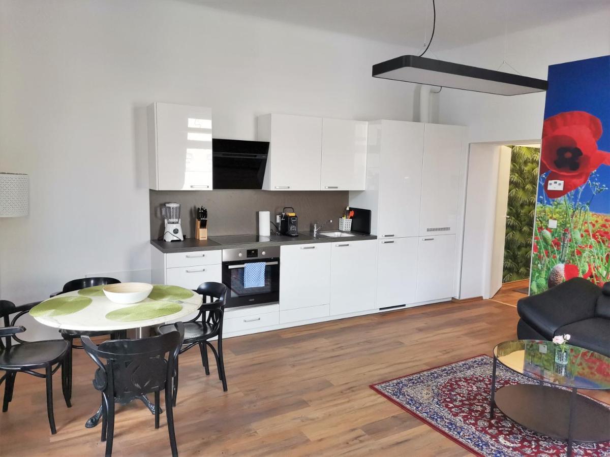 Studio & Apartments Near Reumannplatz Wien Ngoại thất bức ảnh
