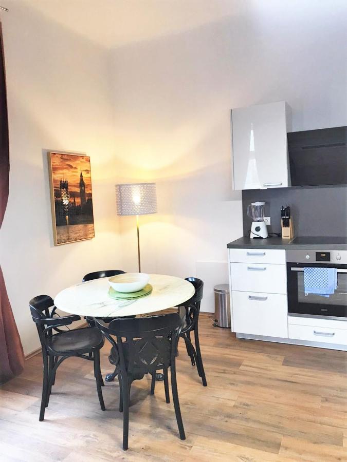 Studio & Apartments Near Reumannplatz Wien Ngoại thất bức ảnh